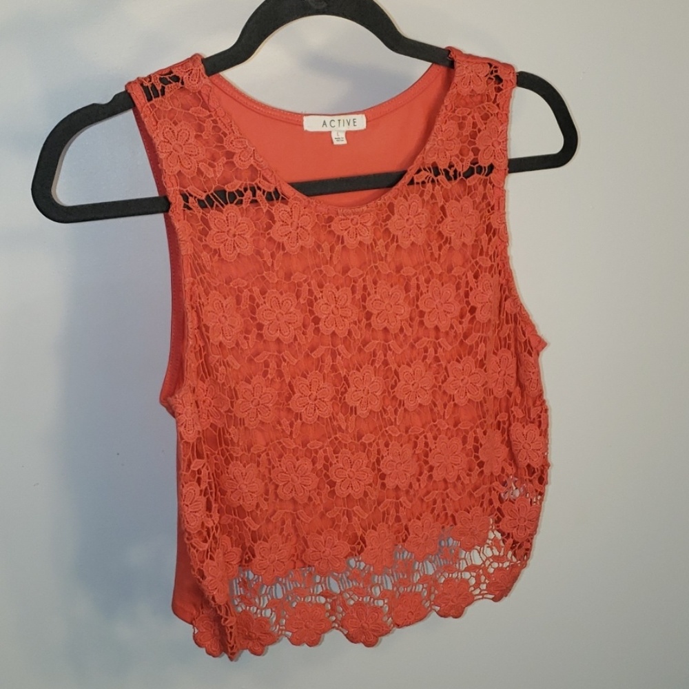 ACTIVE crop lace front top size L